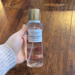 Almond Blossom & Oat Milk